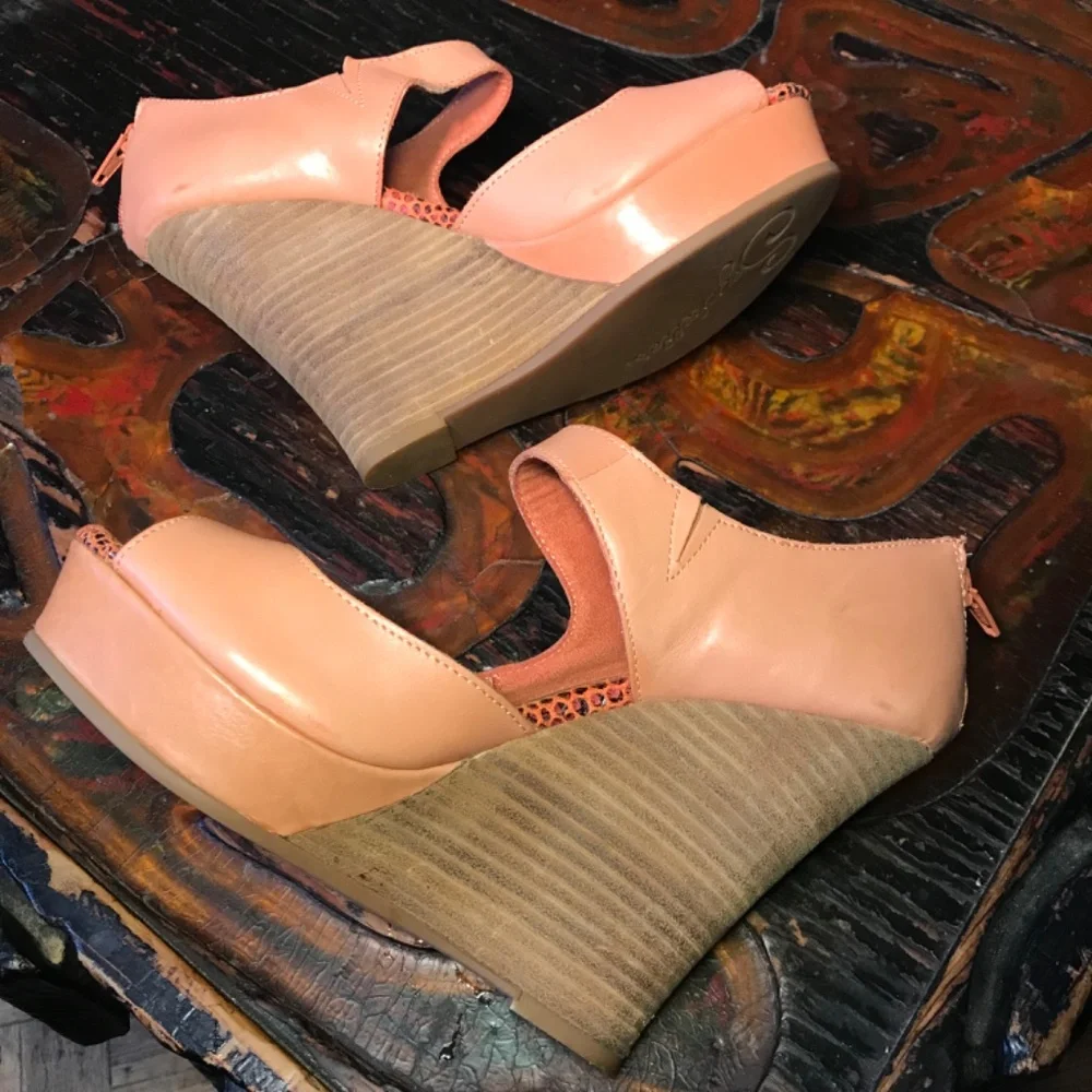 Seychelles Risky Business Leather Wedge Heels Platform - 7-1/2 NWOT